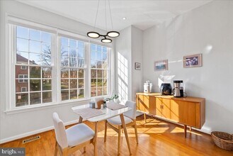 2071 Van Tuyl Pl in Falls Church, VA - Building Photo - Building Photo