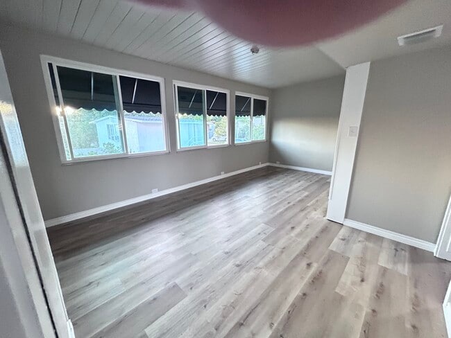 13658 Russell St, Unit Upper