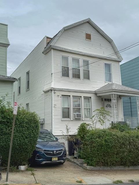 24 Cator Ave in Jersey City, NJ - Building Photo