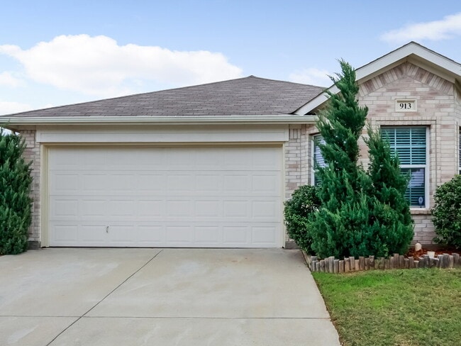 property at 913 Honey Locust Ln