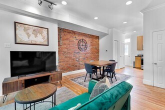1037 5th St NE in Washington, DC - Building Photo - Building Photo