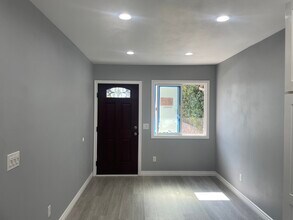 3025 Broadmoor Blvd, Unit #2 in San Bernardino, CA - Foto de edificio - Building Photo