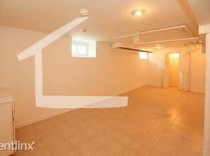 508 Heath St, Unit 1 in Brookline, MA - Building Photo - Building Photo