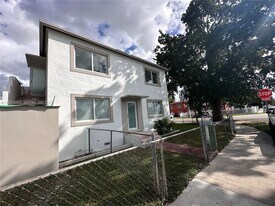 1703 NW 34th Ave in Miami, FL - Building Photo