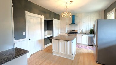 2316 Oregon St in Oshkosh, WI - Building Photo - Building Photo