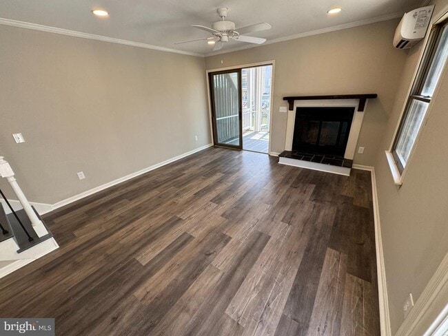 property at 713 Mooring Rd