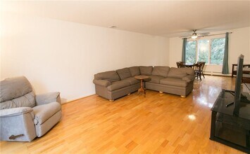 97 Maple St in Croton-on-Hudson, NY - Building Photo - Building Photo