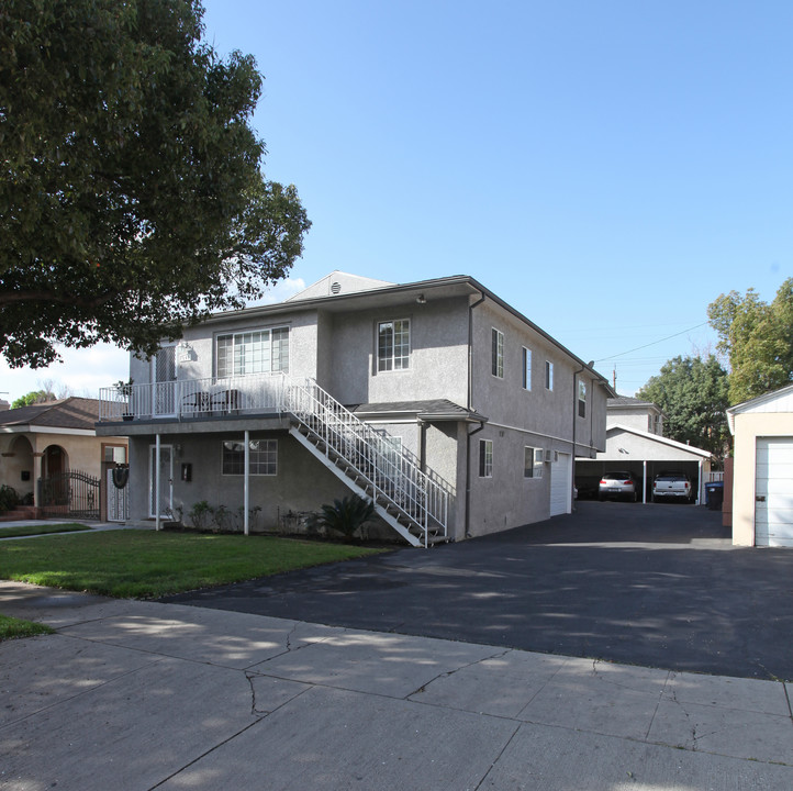 541 N Shelton St in Burbank, CA - Building Photo