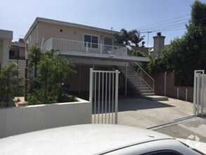 11572 Braddock Dr, Unit 11572 in Culver City, CA - Building Photo - Building Photo