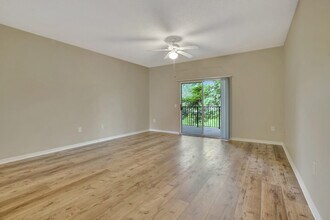 270 Crestwood Cir in Royal Palm Beach, FL - Building Photo - Building Photo