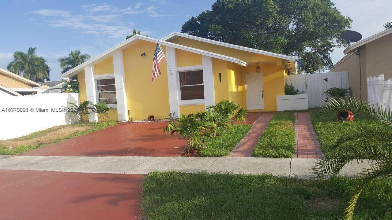 11878 SW 208th Terrace in Miami, FL - Building Photo