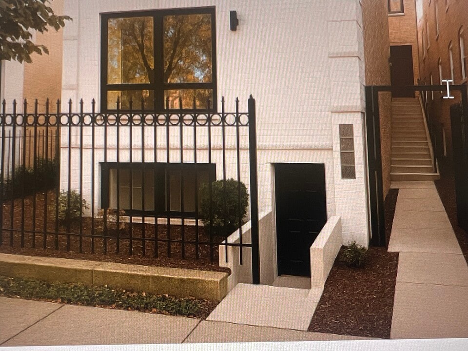 1717 W Huron St, Unit 1 in Chicago, IL - Foto de edificio