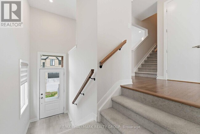 404 Appalachian Cir in Ottawa, ON - Building Photo - Building Photo