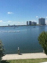 3000 Marcos Dr in Aventura, FL - Building Photo - Building Photo
