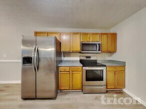 335 Orleans Blvd in Mcdonough, GA - Foto de edificio - Building Photo