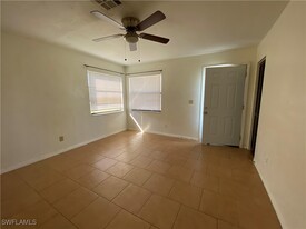 7202 Jonas Rd in Ft. Myers, FL - Building Photo - Building Photo