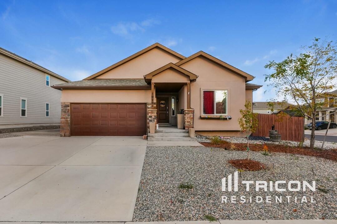 10201 Boulder Ridge Dr in Peyton, CO - Foto de edificio