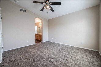 6590 Tumbleweed Ridge Ln in Henderson, NV - Building Photo - Building Photo