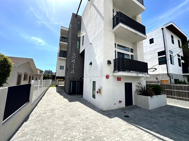 property at 3414 London St