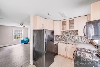 638 Chipley Ave, Unit 2 in Charlotte, NC - Building Photo - Building Photo