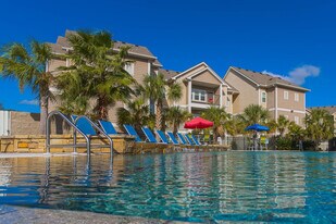 The Mirage in Mobile, AL - Building Photo