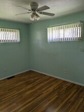18 Friese Dr, Unit Upper Level in Olivette, MO - Building Photo - Building Photo