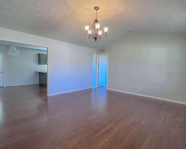 330 Lisa Bella Ln in Eubank, KY - Building Photo - Building Photo