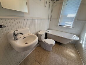 3388 E Washington Ave, Unit #2 in Madison, WI - Building Photo - Building Photo