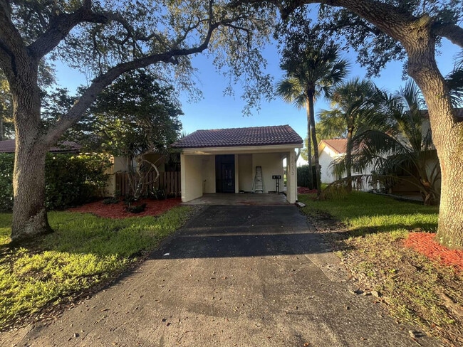 property at 16233 Laurel Dr