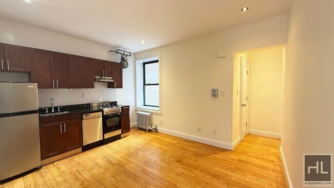 West 11th Street in New York, NY - Building Photo - Building Photo