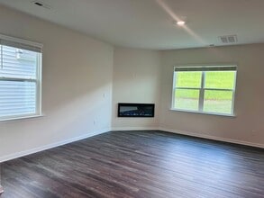 3740 13th St NE in Hickory, NC - Building Photo - Building Photo