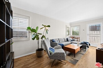 2340 Abbot Kinney Blvd in Los Angeles, CA - Building Photo - Building Photo