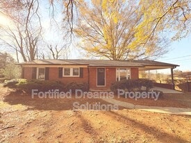 1174 Perch Rd in Pinnacle, NC - Building Photo