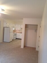 22 Daley St, Unit #1 in Leominster, MA - Building Photo - Building Photo