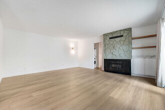 2107 Montana Ave in Santa Monica, CA - Building Photo - Building Photo