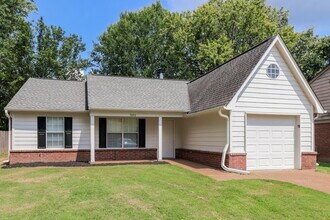 7890 Hunter's Crossing in Memphis, TN - Foto de edificio - Building Photo