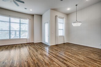 1508 Beall St in Houston, TX - Building Photo - Building Photo