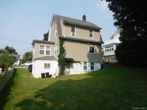 44 Chippewa Rd in Yonkers, NY - Building Photo - Building Photo