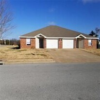 330-330 Graystone Cir in Centerton, AR - Building Photo