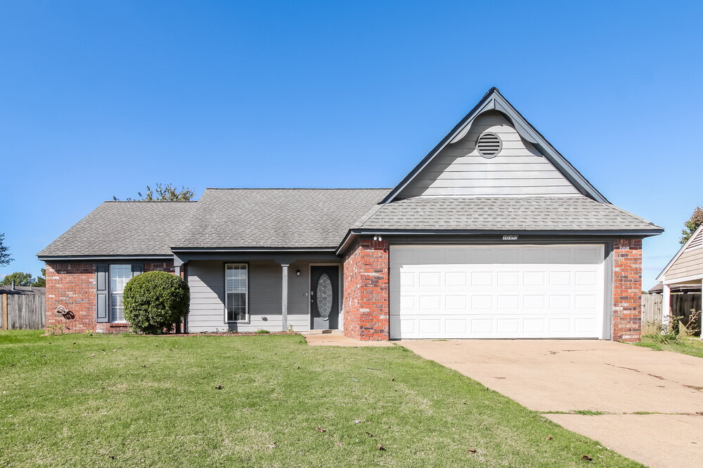 10352 Maplebrook Ln in Olive Branch, MS - Building Photo