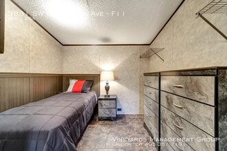 3831 SW South Park Ave-Unit -F11 in Topeka, KS - Building Photo - Building Photo