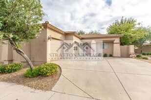 925 E Madeline Dr in Chandler, AZ - Building Photo