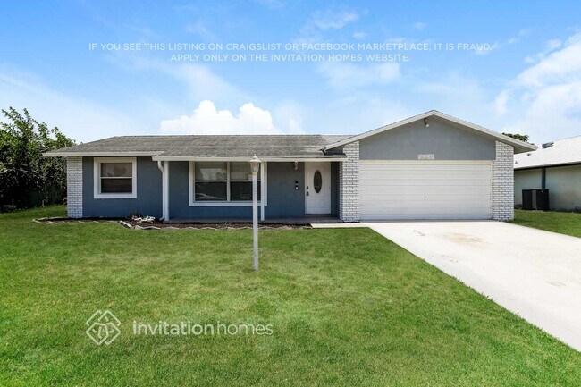property at 1382 Woodcrest Rd E