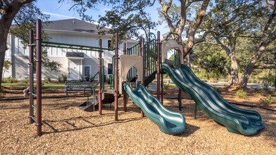 Beaumont Oaks at Porters Neck Apartments & Townhomes in Wilmington, NC - Building Photo - Building Photo