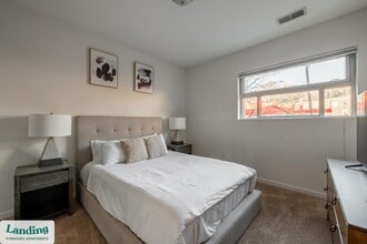 2001 E Broad St, Unit 105 in Richmond, VA - Foto de edificio - Building Photo