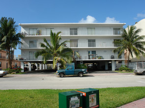 Biarritz Apartments in Miami Beach, FL - Building Photo - Building Photo