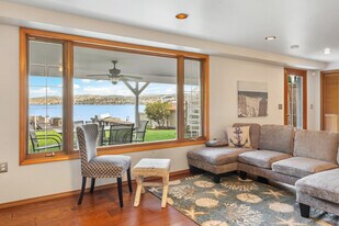 10507 Rainier Ave S in Seattle, WA - Building Photo