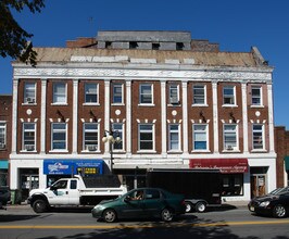 134-138 N Main St in Port Chester, NY - Foto de edificio - Building Photo