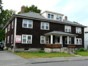 69-73 Highland St in Waltham, MA - Foto de edificio - Building Photo