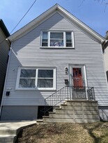 1821 N Astor St, Unit Upper in Milwaukee, WI - Building Photo